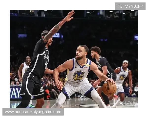 篮网主控状态爆发,助攻全场最高展现团队威力 篮网主控状态爆发,助攻全场最高展现团队威力